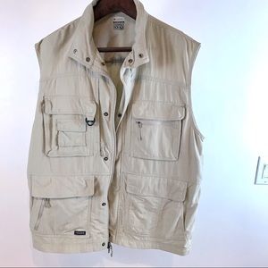 Columbia titanium fishing vest.XL